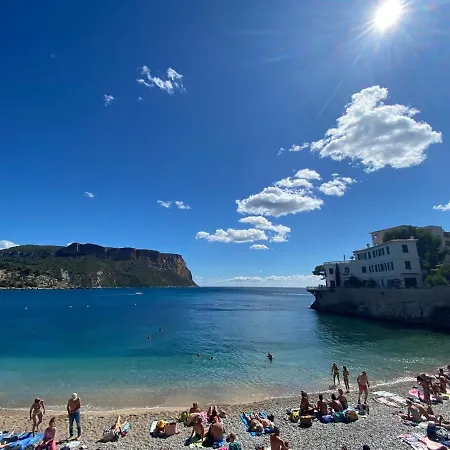 AU BORD DE L'EAU Studio climatisé avec Terrasse et vue mer à 40m de la plage Cassis Extérieur photo